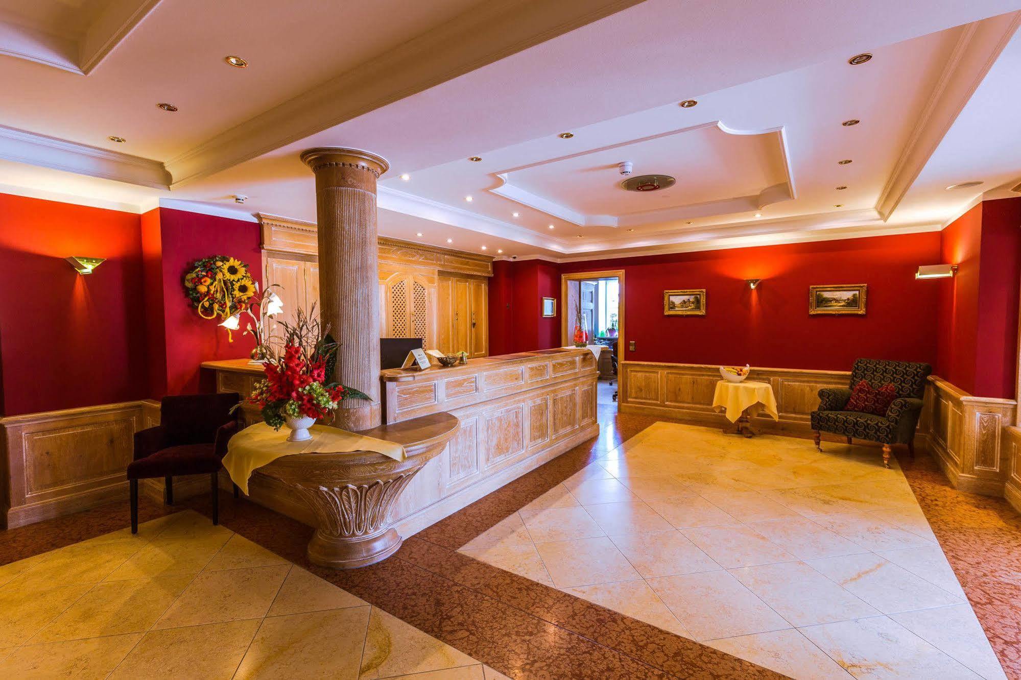 Hotel Kandler Notzing Buitenkant foto